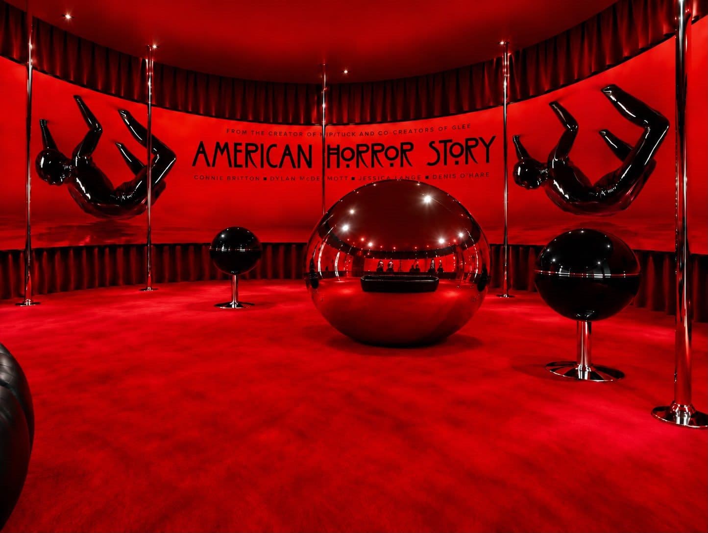 Red Movie Room — view 04