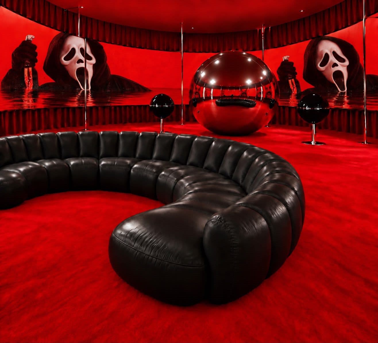 Red Movie Room — view 06